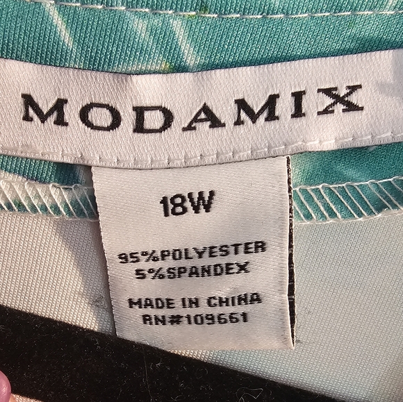 Like New Modamix Lined Floral Dress Size 18W Black, Green, Purple - Picture 9 of 9